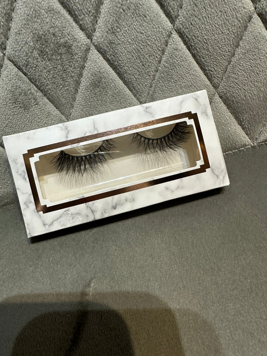 Don’t sweat Luna lashes