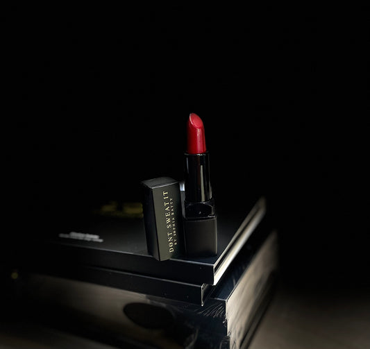 Don’t sweat it by Sophia Batty lipstick colour love