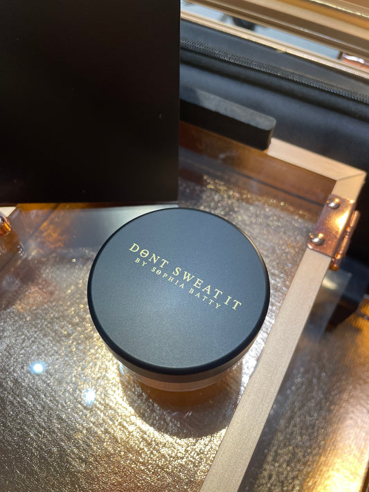 Don’t sweat it by Sophia Batty setting powder in dark mocha